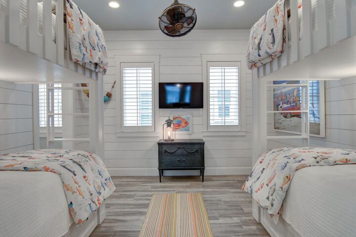 Room 28 of 62