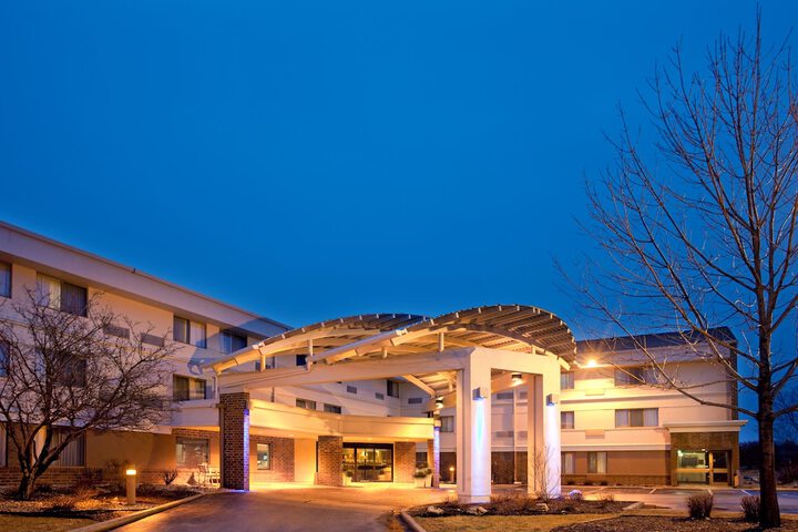 Hotel 4 of 50