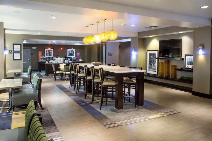 Hampton Inn Oxford / Conference Center