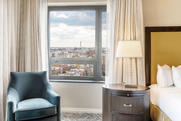 Room 42 of 100