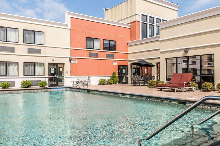 Pool 4 of 36