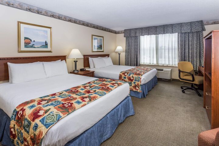 Baymont by Wyndham Waterford / Burlington WI