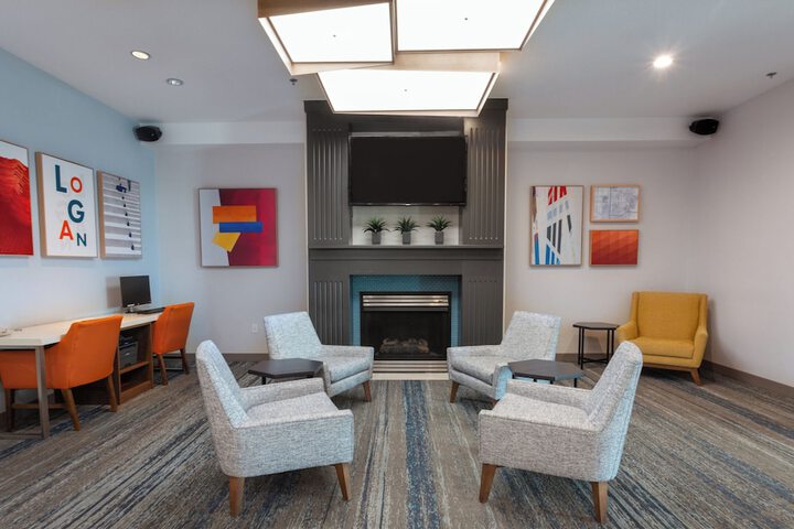 Holiday Inn Express & Suites Logan by IHG