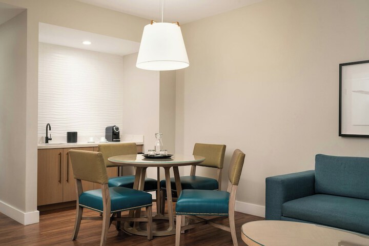 Hotel Effie Sandestin Autograph Collection