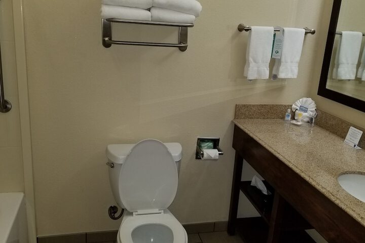 Comfort Inn & Suites Lakeside