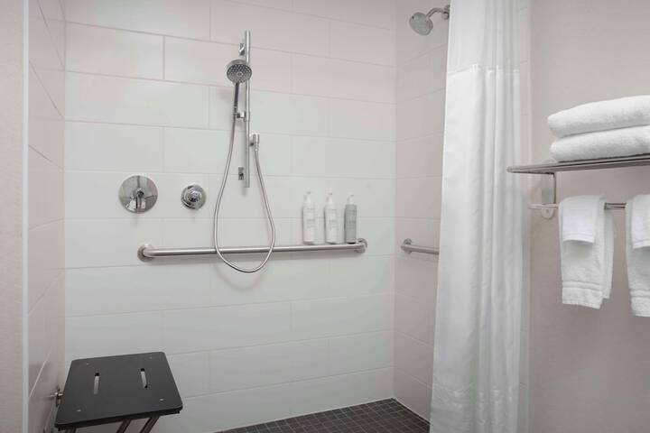 Room 14 of 47