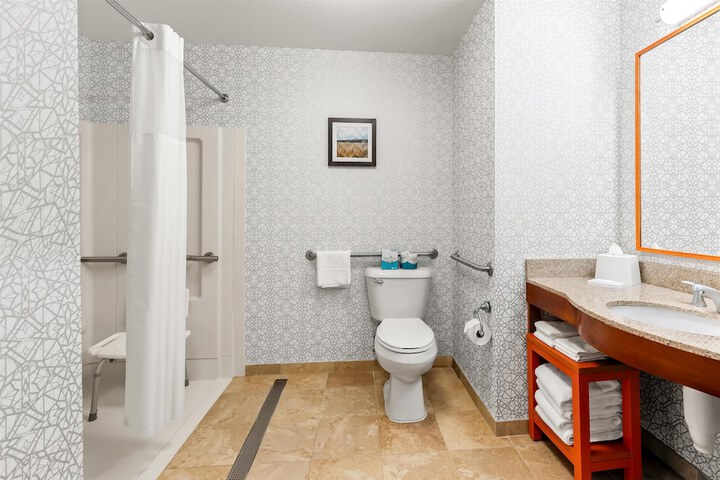 Hampton Inn & Suites Grove City