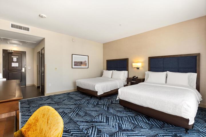 Hampton Inn & Suites Los Angeles - Glendale