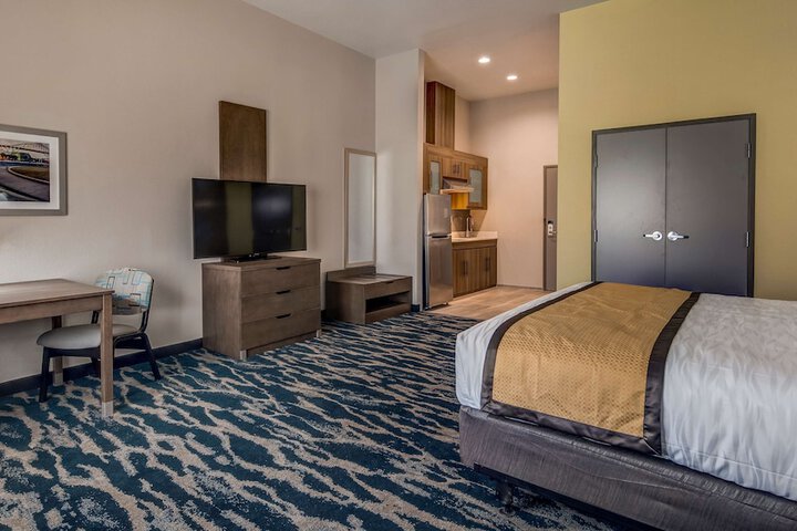 Room 9 of 25