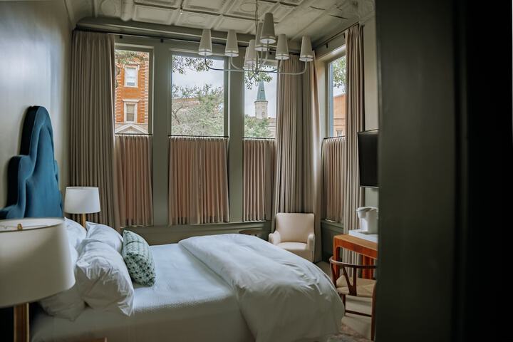 The Woodward Hotel