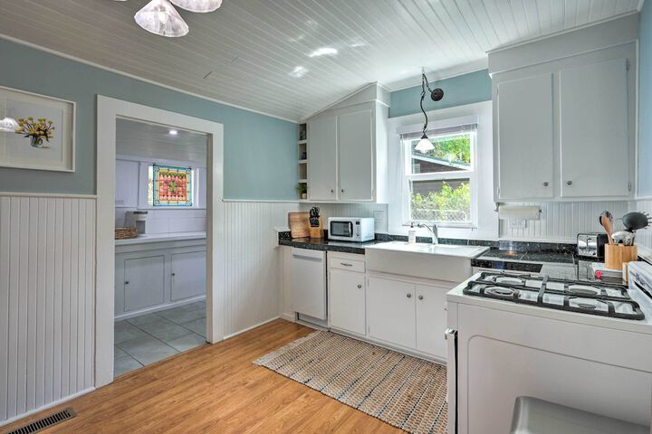 Walk to Main St: Historic Cottage in Sutter Creek