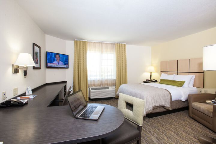 Room 16 of 19