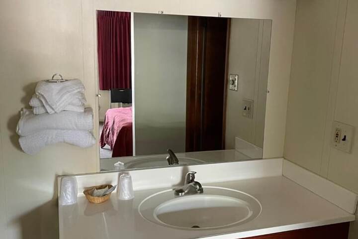 VIBE INN - WHIRLPOOL SUITES