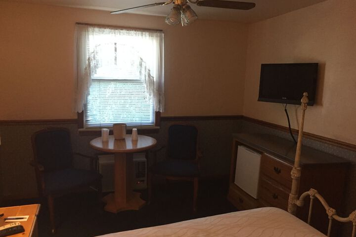 Room 32 of 162