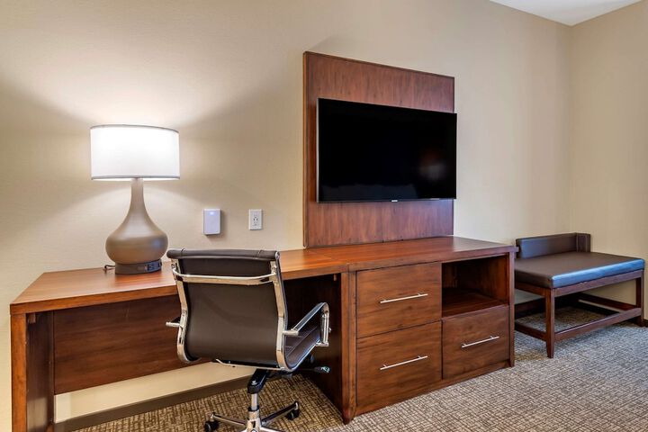 Comfort Suites Newnan