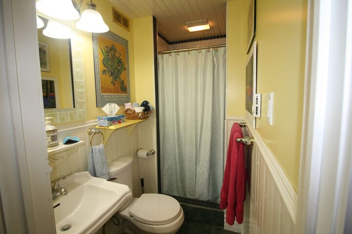 Room 8 of 37