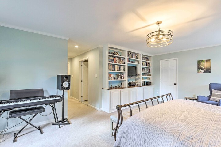 Charles Town Home w / Private Pool & Hot Tub