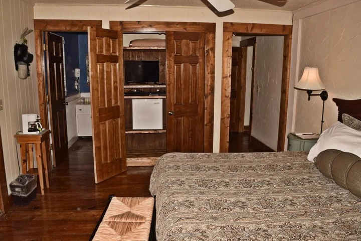 The Overlook Inn