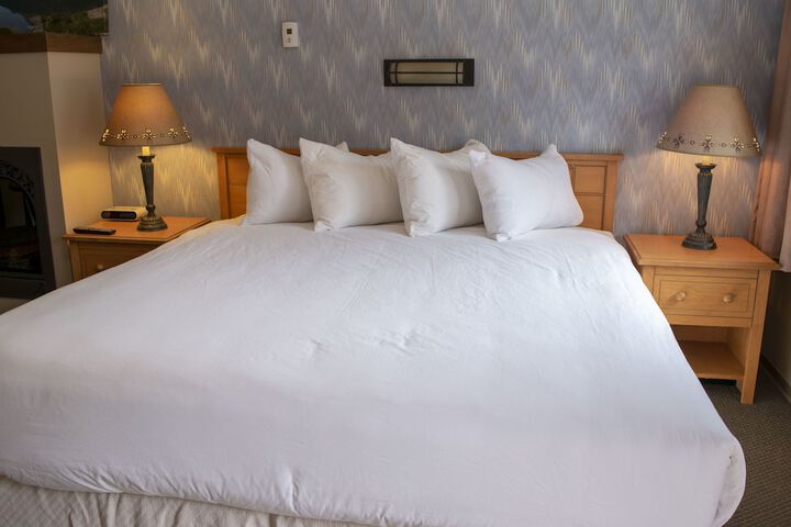 Room 104 of 191