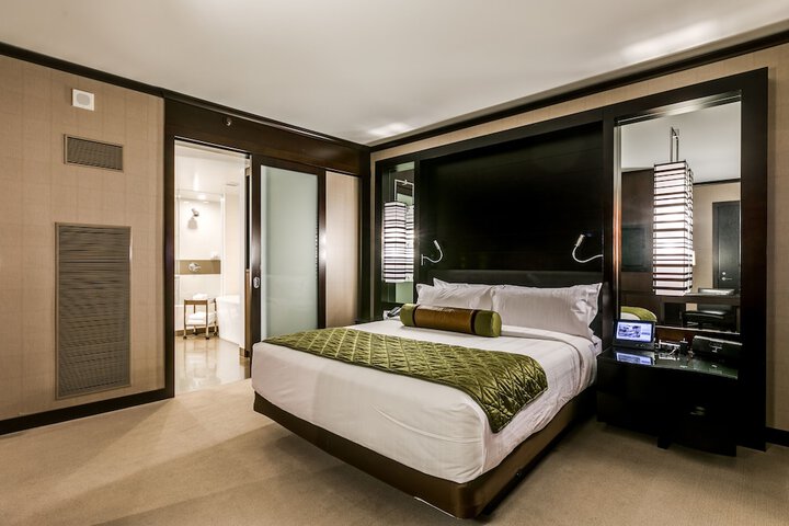 Room 70 of 122