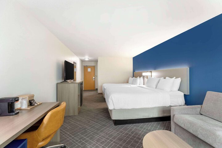 Room 21 of 34