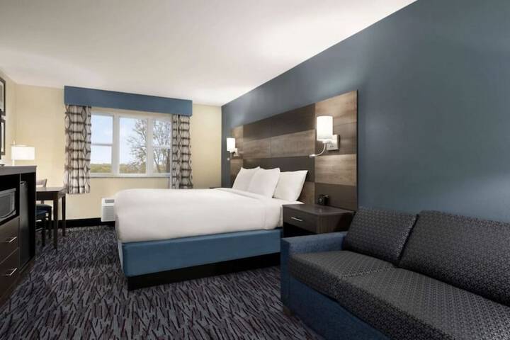 Room 12 of 30
