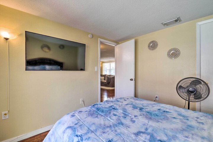 Family Home w / Lanai & Yard in Port Richey!