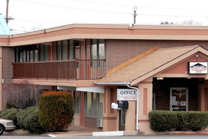 Travelers Inn