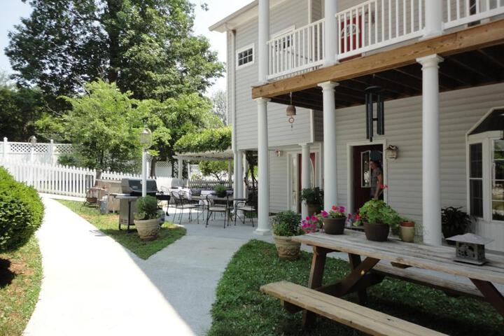 Acorn Hill Lodge and Spa