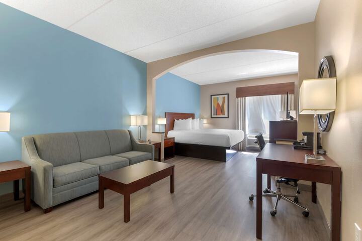 Room 14 of 33