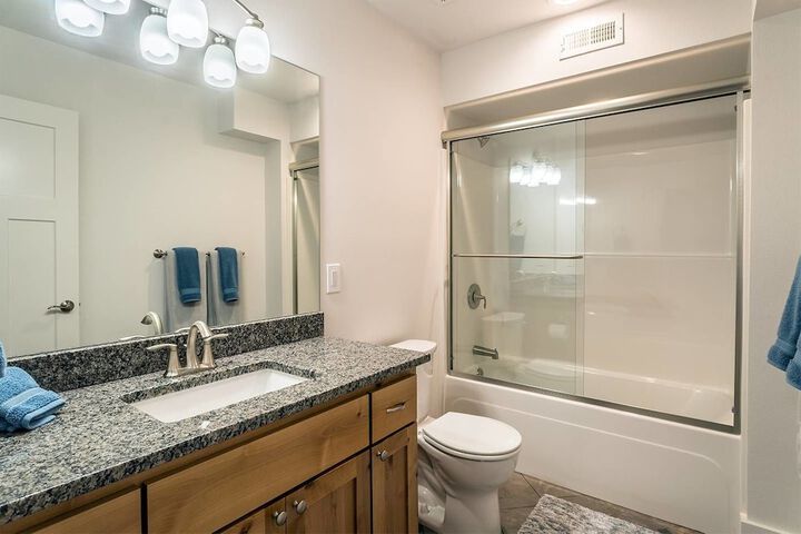 Seagate: Starboard coos Bay~premiere Property