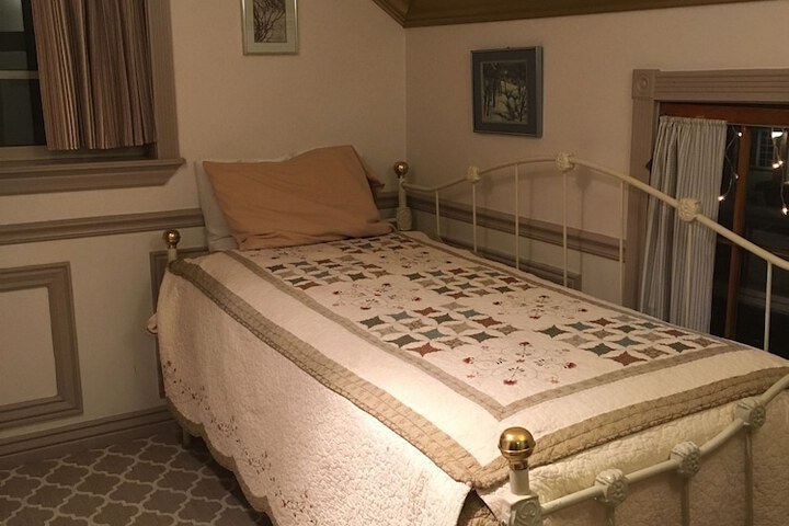 Room 50 of 223