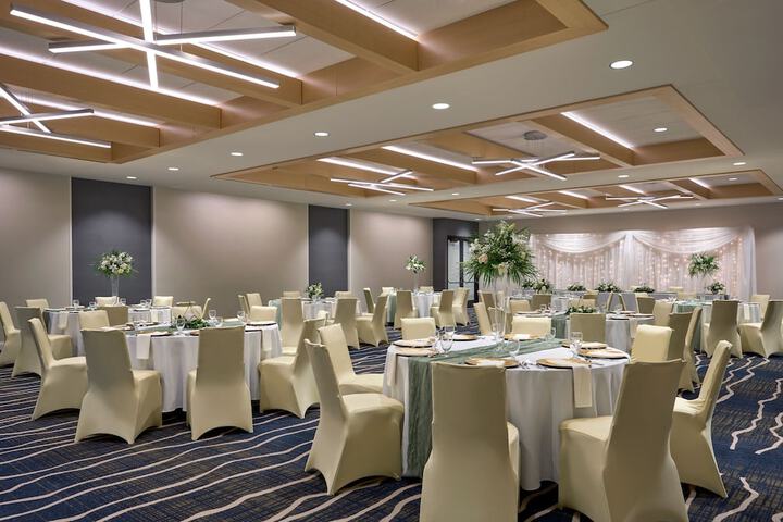 Ballroom/Hall 55 of 60