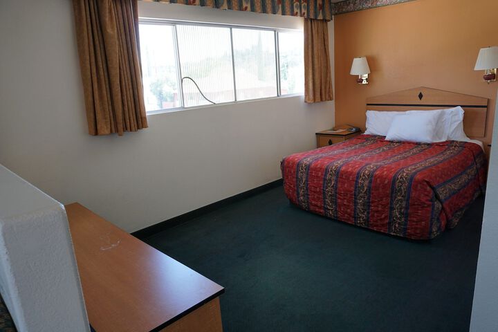 Room 35 of 38