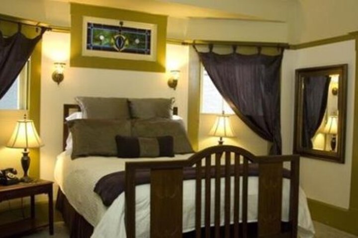 Room 15 of 15