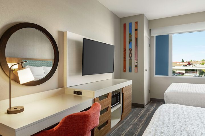 Hampton Inn & Suites San Mateo-San Francisco Airport
