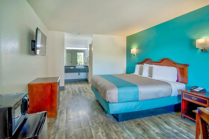 Motel 6 Grand Rivers KY