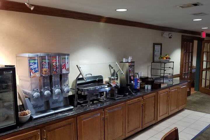 Breakfast/Coffee Service 62 of 67