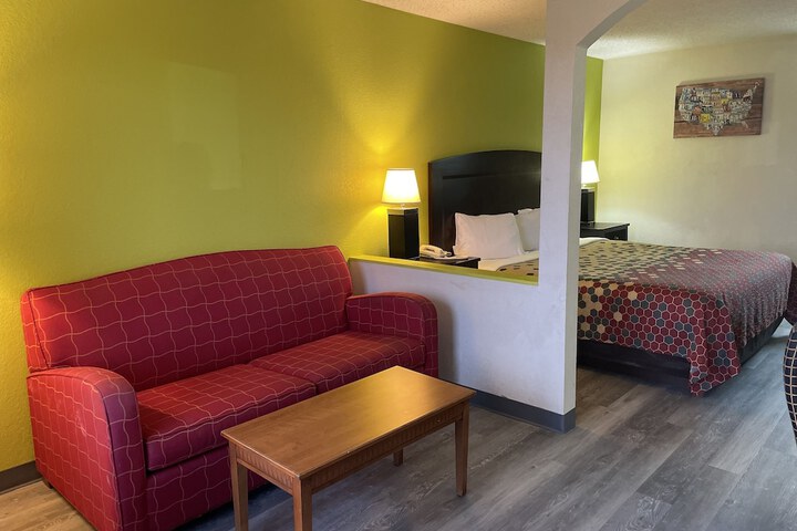 Room 13 of 29