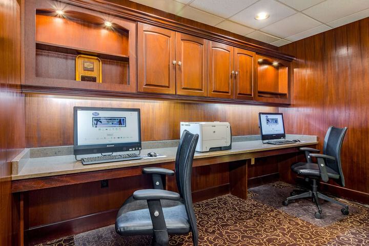 Business Center 35 of 35