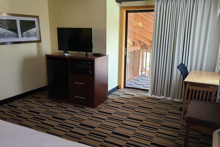 Room 32 of 41