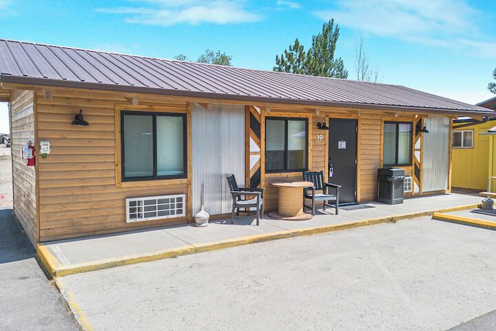 Hansen Inn and Cabins