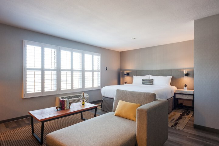 Hotel Indigo Napa Valley by IHG