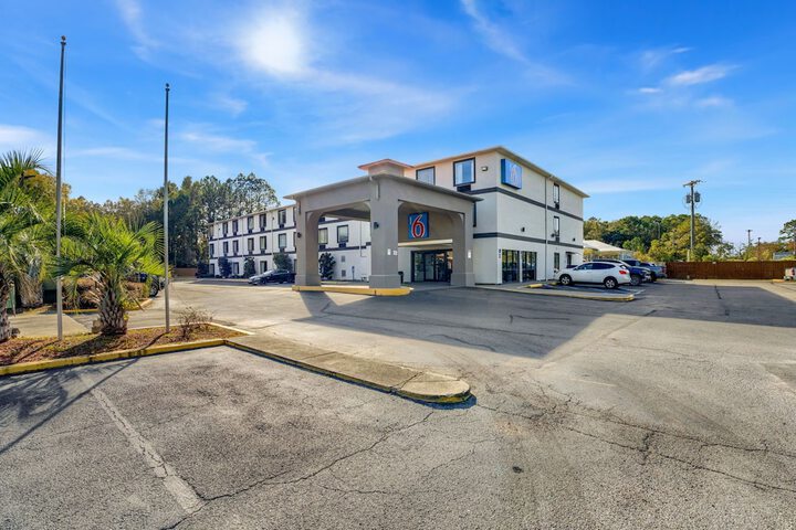 Hotel 3 of 33