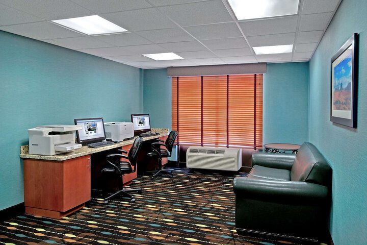 Business Center 40 of 40