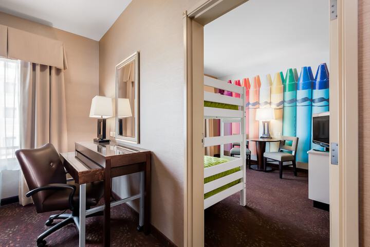 Room 38 of 82