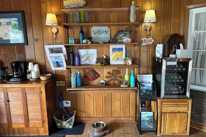 Tillicum Beach Motel (Deanes Oceanfront Lodge)