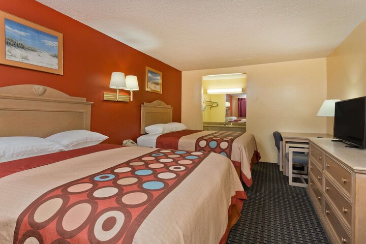 Room 12 of 14