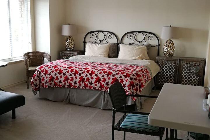 Room 8 of 14