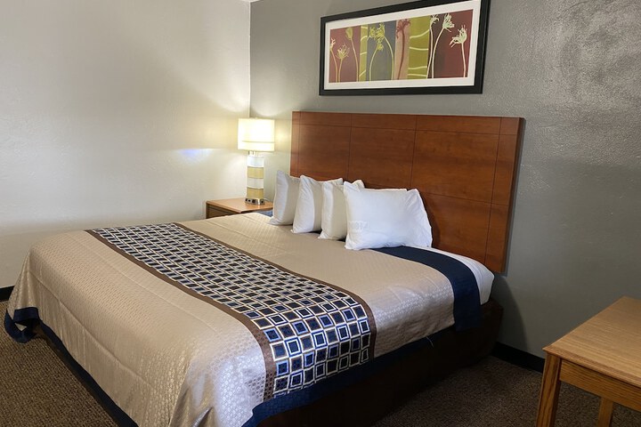 Room 13 of 23